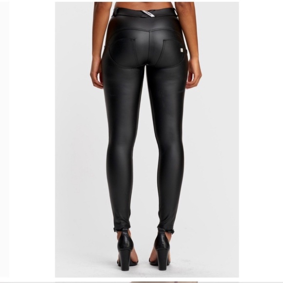 NWOT FREDDY WR.UP® Faux Leather Pants Black Size Medium - Picture 10 of 14